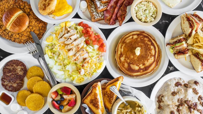 Lighthouse At The Lock: Riverside Dining With History