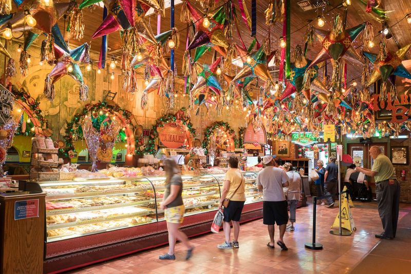 Mi Tierra Café y Panadería