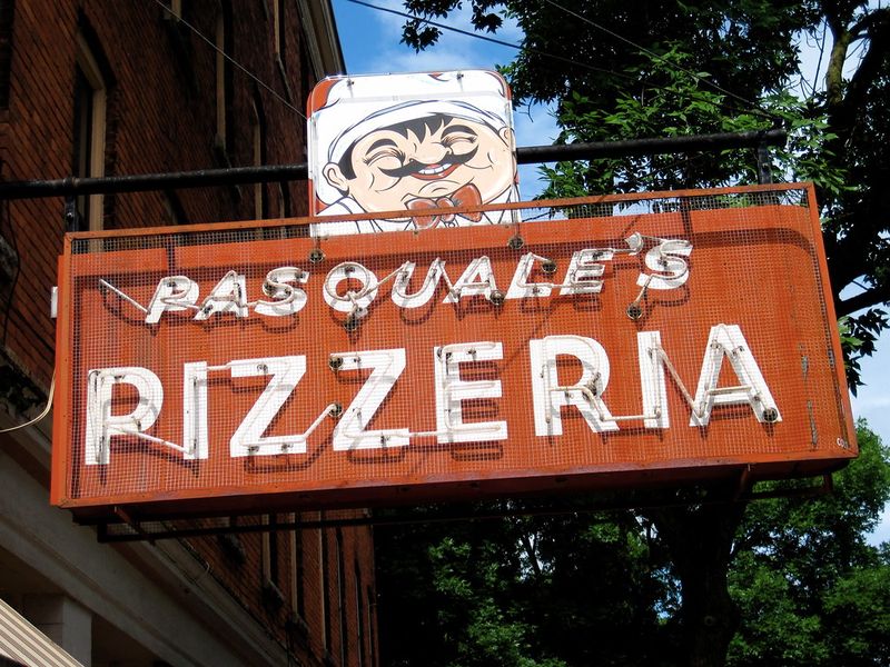 Pasquale’s Pizzeria – Syracuse