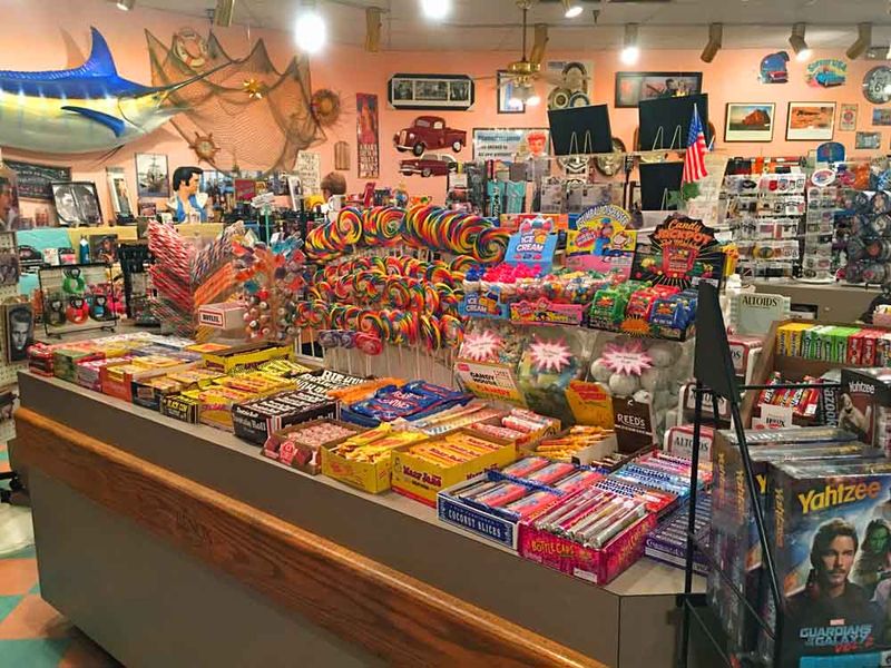 5 & Dime Store