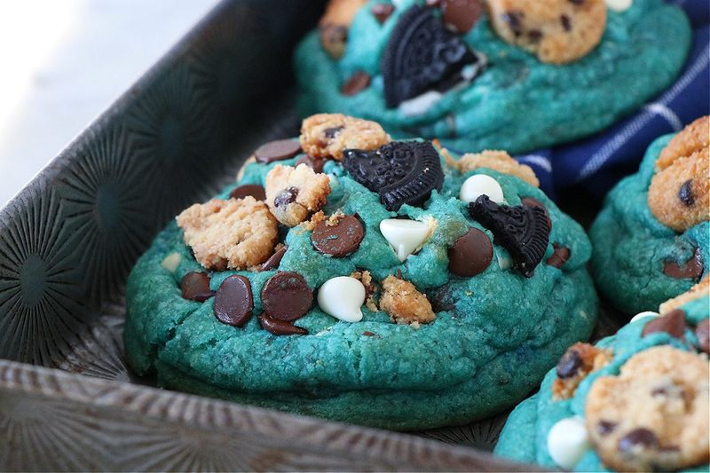 Levain Bakery's Monster Claw Cookies