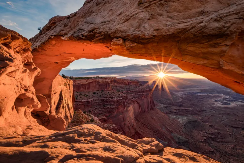 Canyonlands National Park's Mesa Arch at Dawn