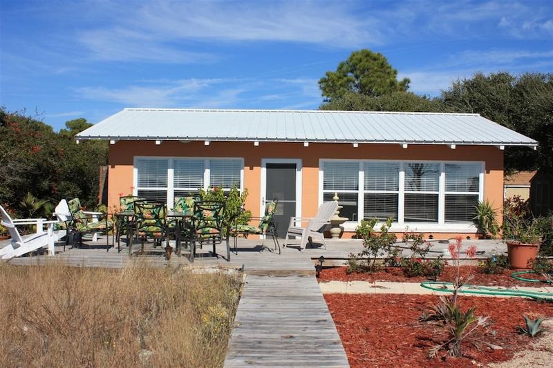 'Somewhere In The Sun' Beachfront Cottage, Alligator Point