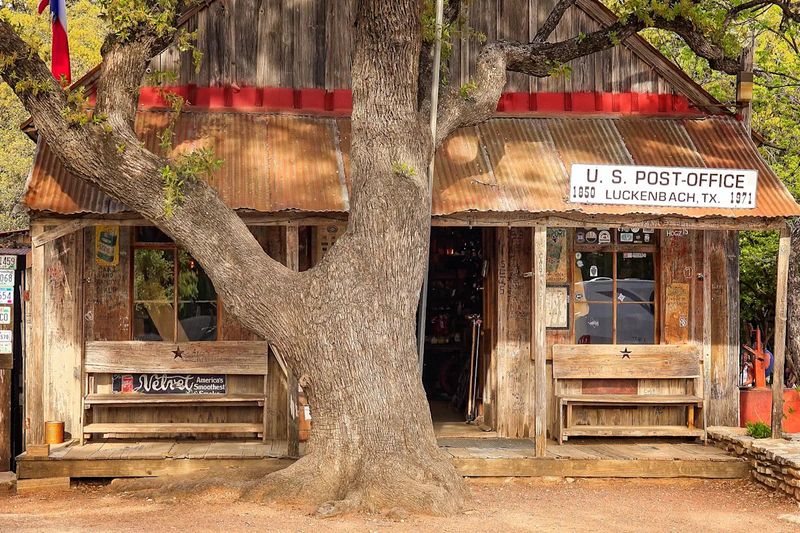 Luckenbach (Reiterated)