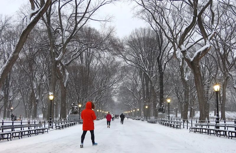 Tips for travelers to catch the first snow