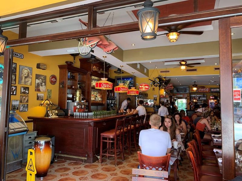 Old's Havana Cuban Bar & Cocina: Nostalgic Atmosphere in Little Havana