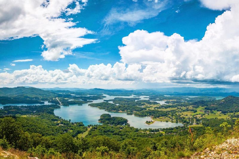 Hiawassee & Lake towns, beauty brings burden