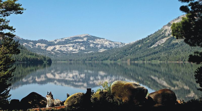 Independence Lake (Sierra County)