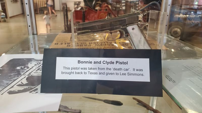Famous Inmates: Bonnie and Clyde's Connection
