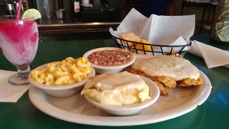 Watts-That Soul Food & More - Comfort On Every Plate