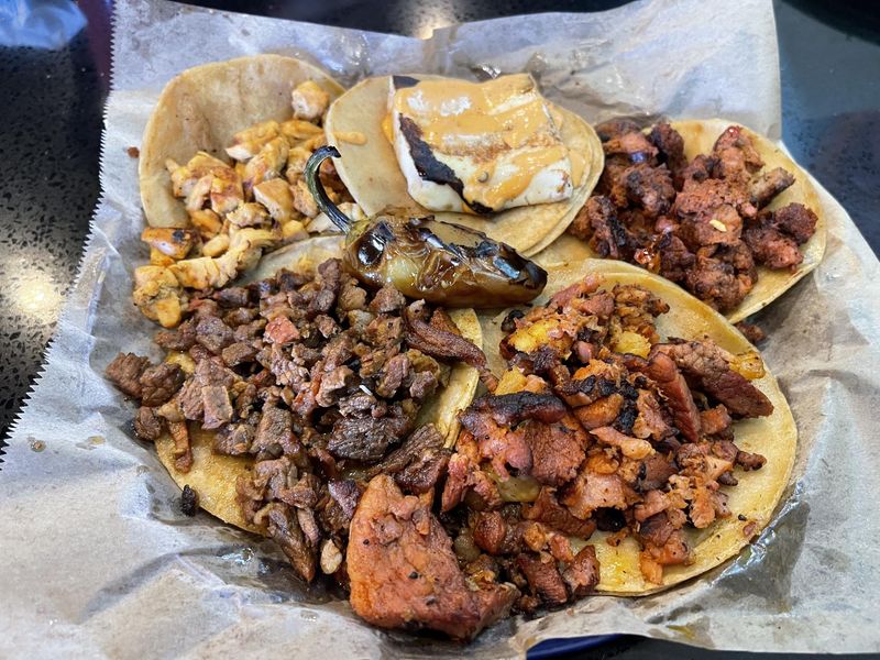 Tacos Los Cholos