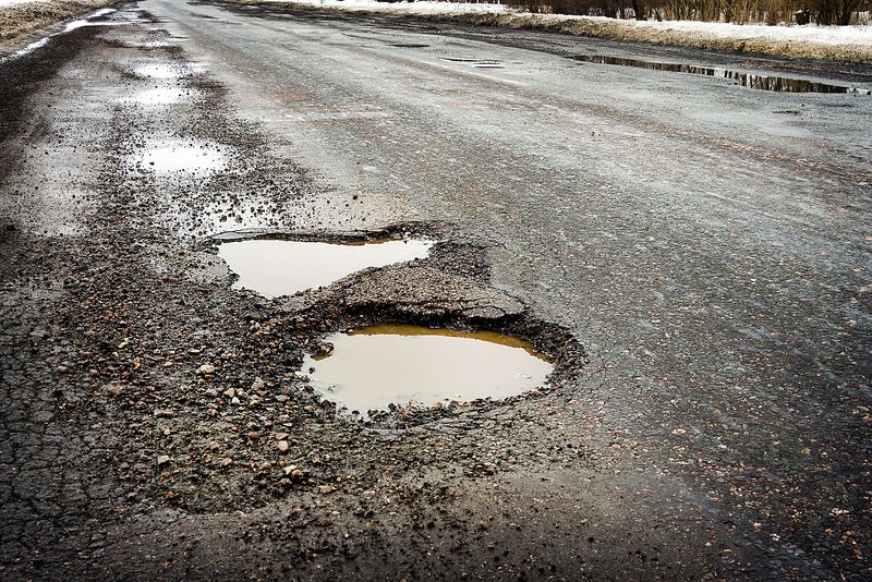 Road Quality and Unpredictable Obstacles