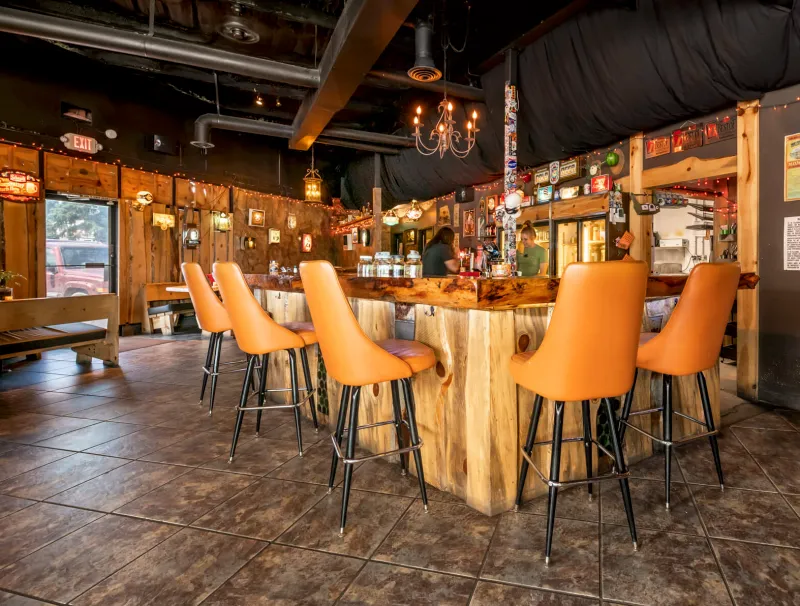 Burrowing Owl: Colorado Springs' Woodsy-Chic Eatery