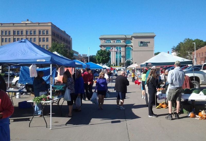 Seasonal Foods and Local Vendors to Try