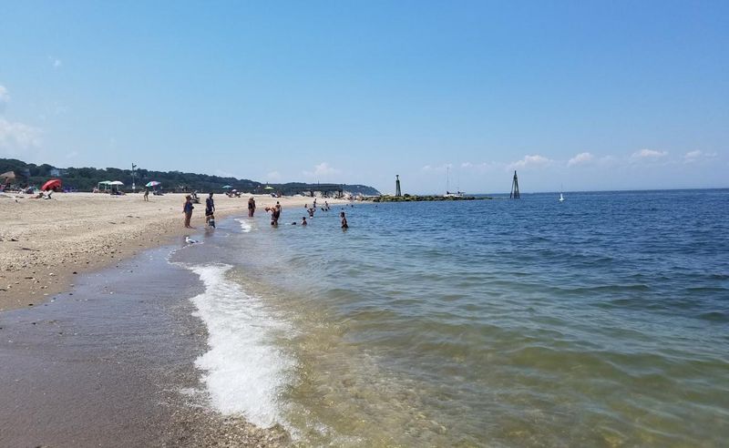 Cedar Beach, Mount Sinai