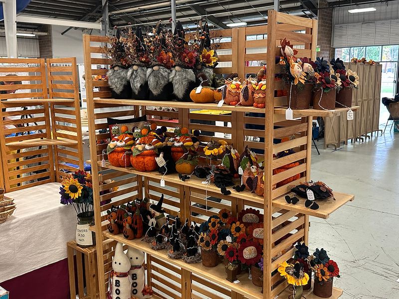 Mollie McGee's Holiday Craft Market