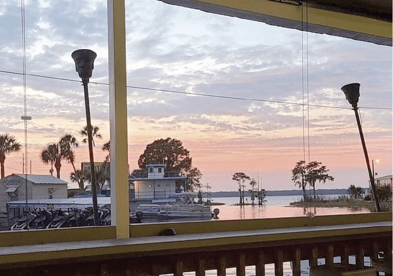Lake Views That Enhance Every Bite