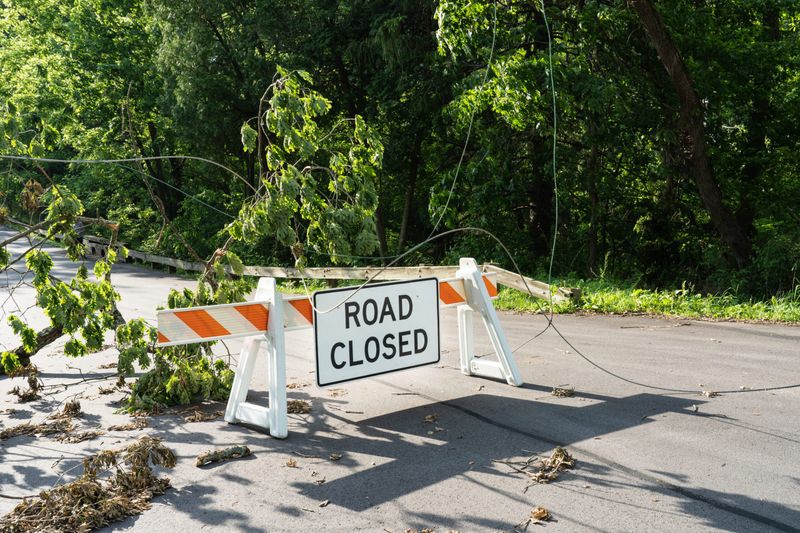 Rosery Road Lane Shutdown in Largo