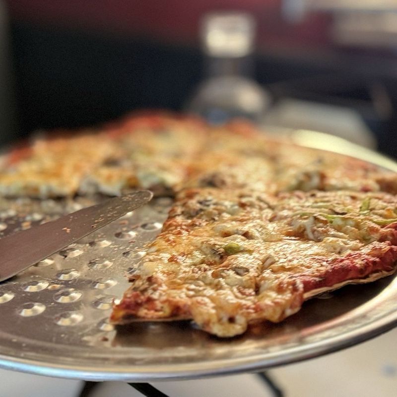 Pat's Pizzeria: Lincoln Park's Thin Crust Time Capsule