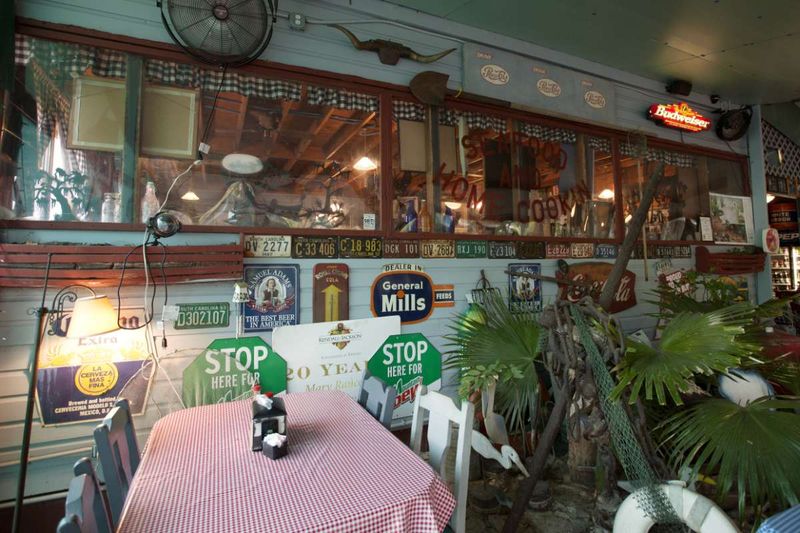 The Shrimp Burger That Locals Drive 50 Miles For