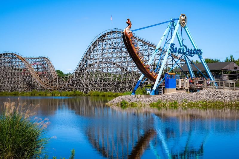 Lakeside Amusement Park: Waterfront Wasteland