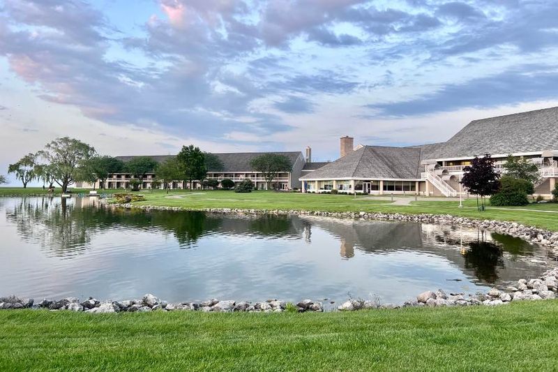 Maumee Bay Lodge (Oregon, OH)
