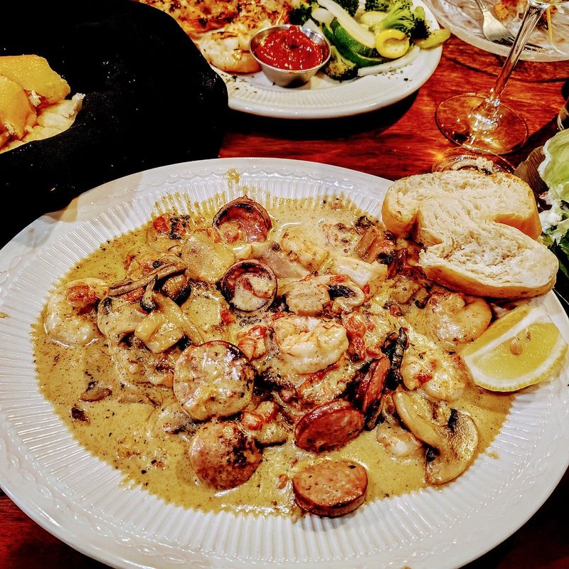Crabdaddy's Seafood Bar - Island Family Favorite