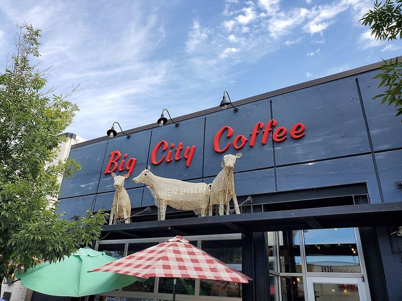 Big City Coffee: Hearty Plates in a Cozy Atmosphere