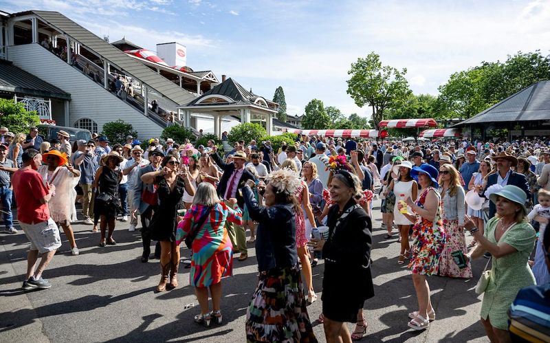 Saratoga Springs: Racing Season Mayhem