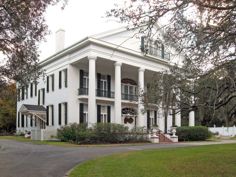Oaklawn Manor: The Forgotten Civil War Hauntings