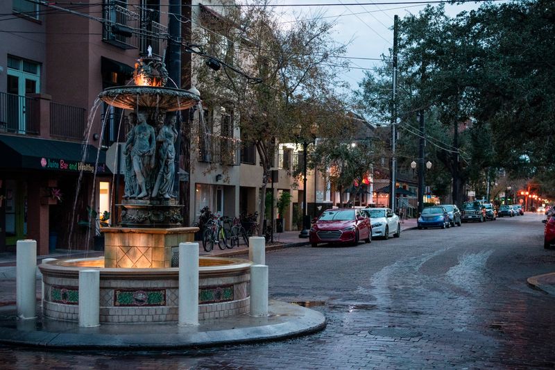 Thornton Park: Historic Charm and Local Dining