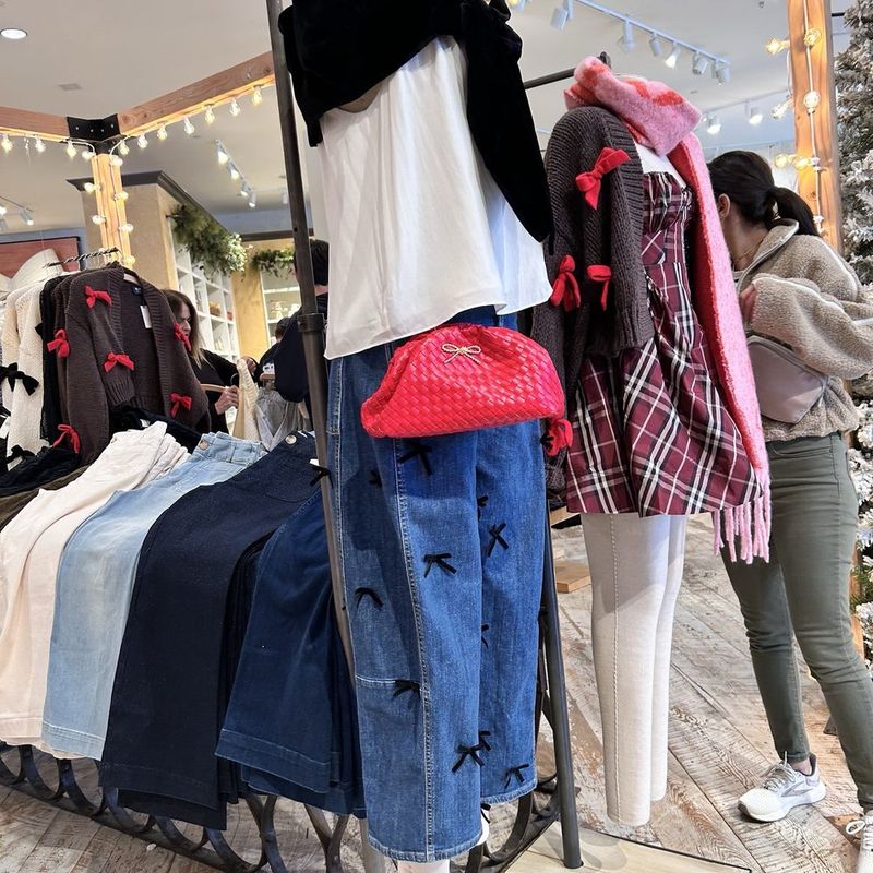 Santa's Bag Fall Boutique (Fresno)