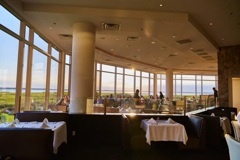 The Hobbit Restaurant: Upscale Buffet Brunches in Ocean City