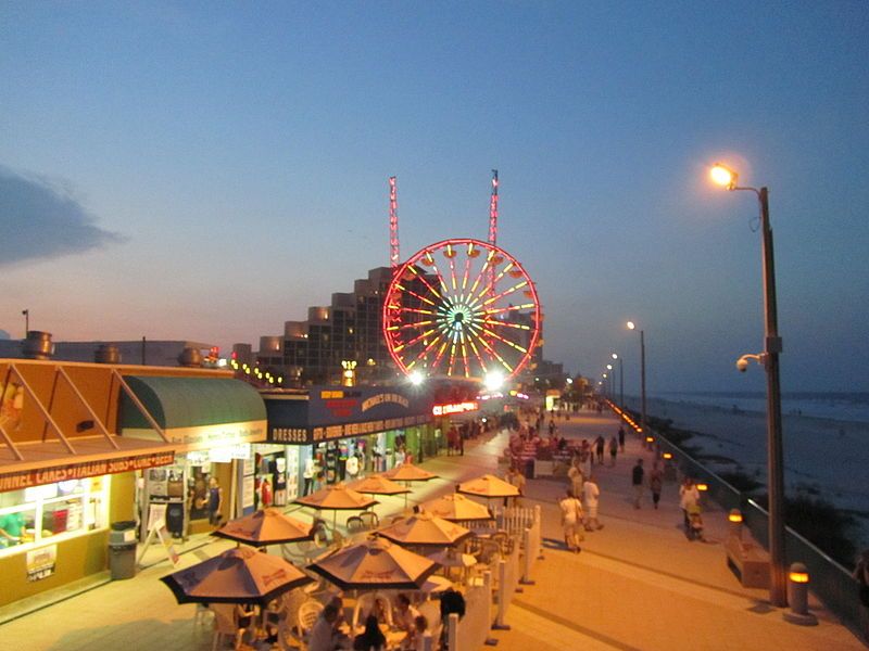Daytona Beach Boardwalk: Arcade Games and Carnival Rides