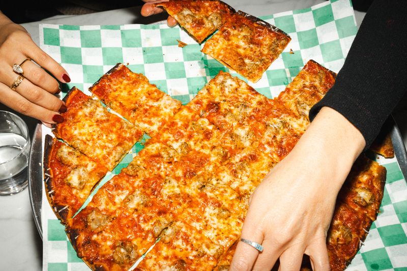 Candlelite Chicago: Rogers Park Hidden Gem