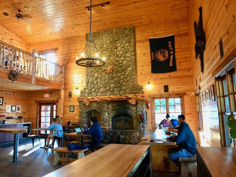 Sisters Coffee Company: Pearl District's Rustic Retreat