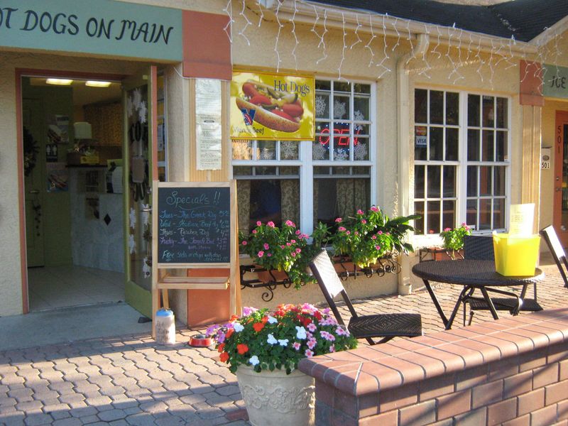 Hot Dogs on Main, Dunedin