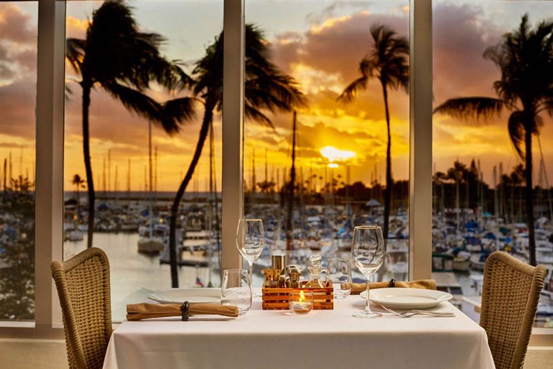 100 Sails Restaurant & Bar at Prince Waikiki
