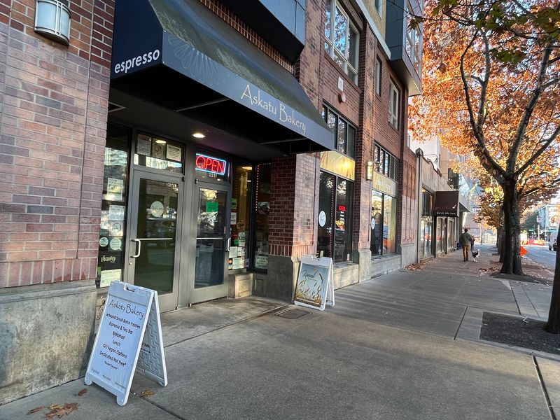 Askatu Bakery: Belltown's Allergen-Free Oasis