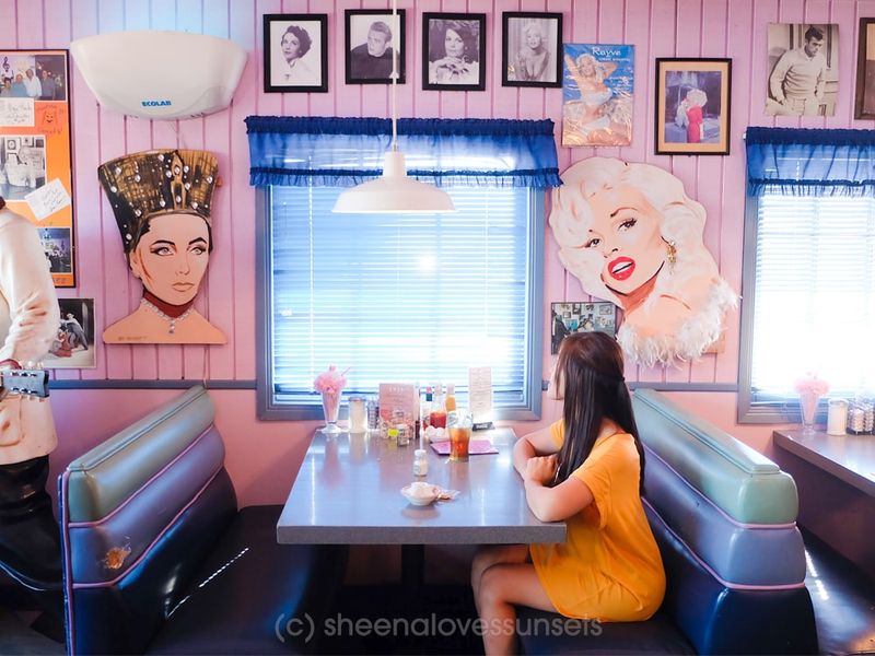 Nostalgic Decor & Memorabilia