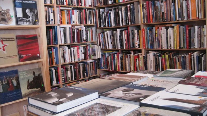 Cozy Bookstores & Cafés, Cambridge & Northampton