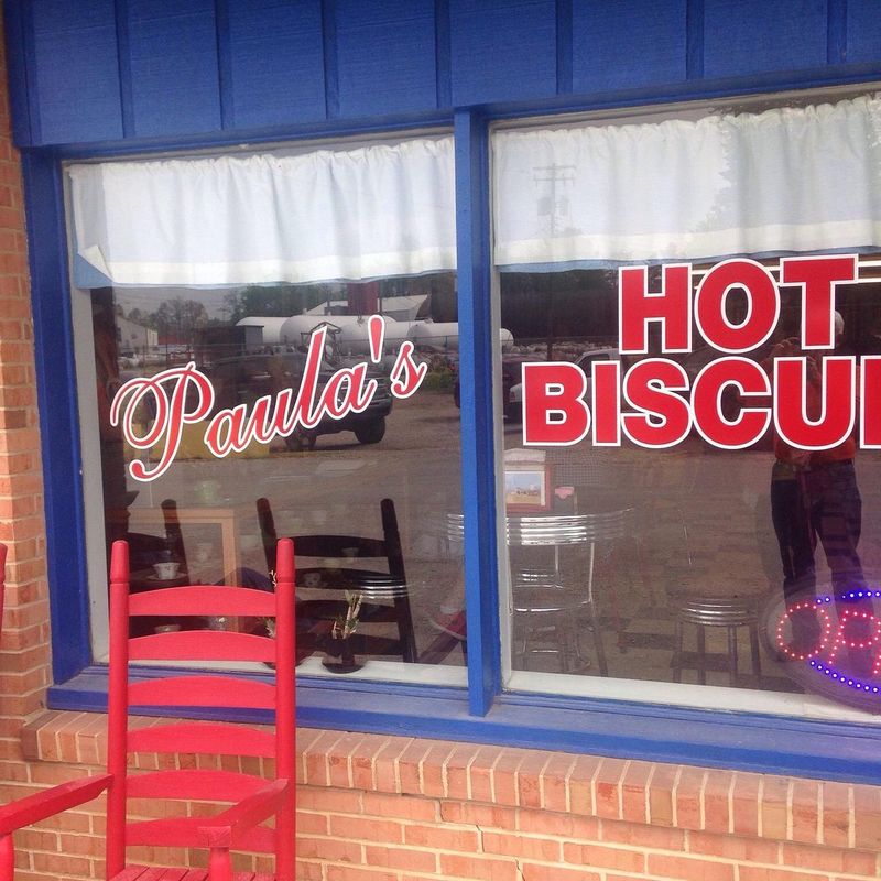 Paula's Hot Biscuit: Breakfast Buffet Heaven in Hodgenville