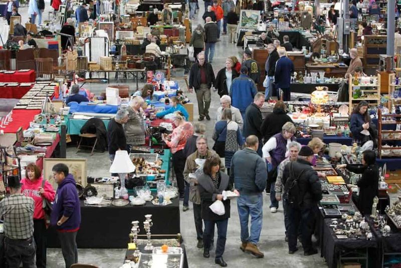 Grayslake Antique & Vintage Market