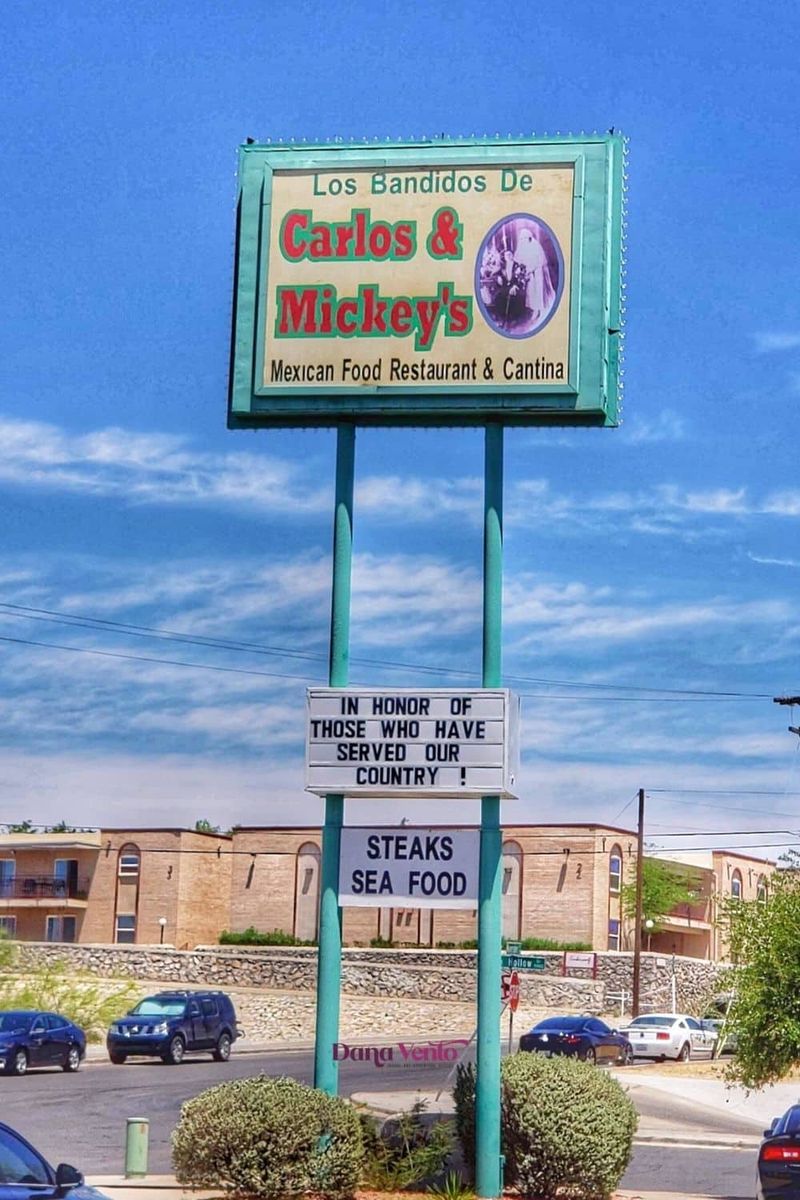 Los Bandidos De Carlos & Mickey's: Queso Served with Mariachi Flair