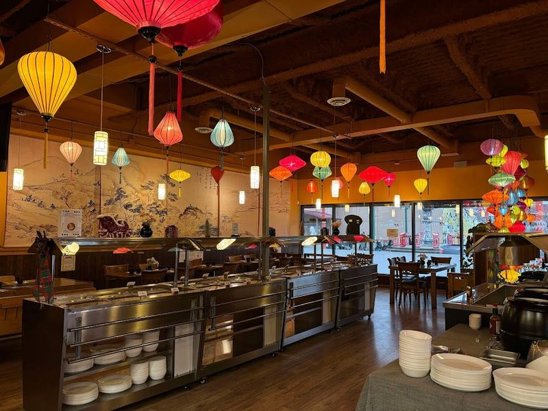 Sushi Villa Buffet: Stockton's Asian Fusion Paradise
