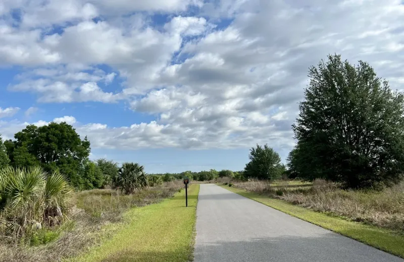 Neighborhood Lakes Trail: Secluded Natural Beauty