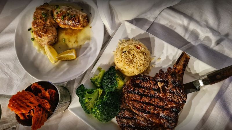 Florida Keys Steak and Lobster House: Highway Holdout