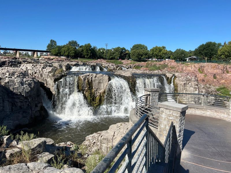 Sioux Falls: Urban Adventure With Natural Beauty