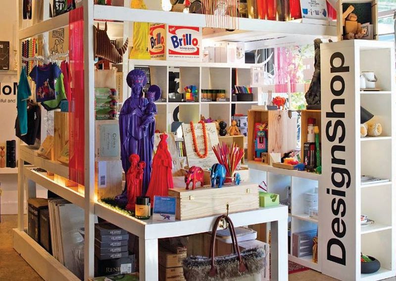 South Beach Souvenir Shop Gauntlet