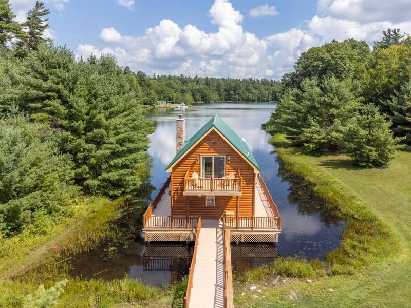 Lakeside Cabin at Lake Joseph (Catskills)